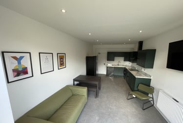 6 bed house, Packe Street, City Centre, Loughborough, LE113EZ - Image 1