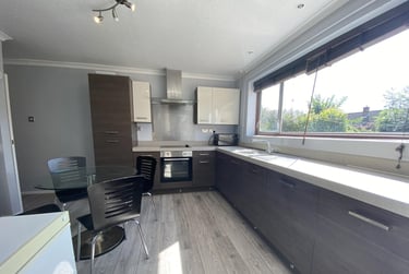 6 bed house, Holywell Drive, City Centre, Loughborough, LE113JZ - Image 3