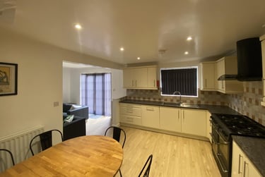 6 bed house, Moorhen Way, City Centre, Loughborough, LE113HH - Image 1