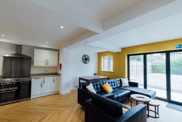 6 bed house, Derwent Drive, City Centre, Loughborough, LE113RJ - Image 2