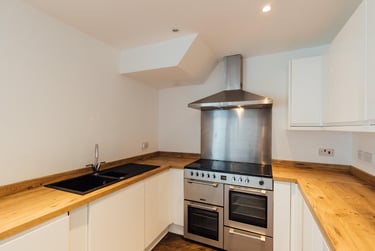 6 bed house, Holywell Drive, City Centre, Loughborough, LE113JX - Image 3