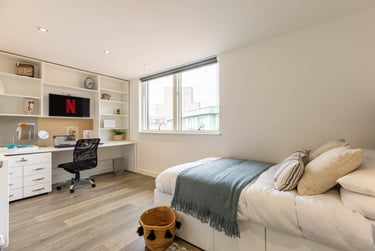 Classic Accessible Studio - Image 1