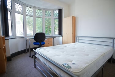 3 bed house, Oaklands Avenue, City Centre, Loughborough, LE113JF - Image 3