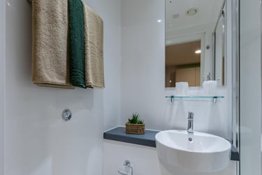 Classic Ensuite at Arcadian, 260 Huntingdon Street, City Centre, Nottingham, NG13NB - Image 10