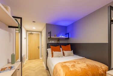 Classic Ensuite at Arcadian, 260 Huntingdon Street, City Centre, Nottingham, NG13NB - Image 3
