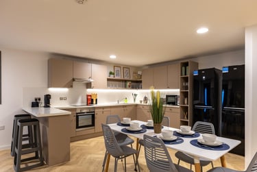 Classic Ensuite at Arcadian, 260 Huntingdon Street, City Centre, Nottingham, NG13NB - Image 7