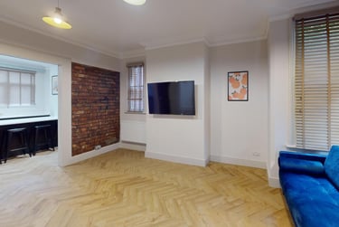 9 bed house, Granby Street, City Centre, Loughborough, LE113DU - Image 3