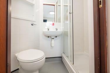 Non Ensuite - Silver at Linksfield House, 9-11 Linksfield Road, Pittodrie, Aberdeen, AB245RW - Image 13