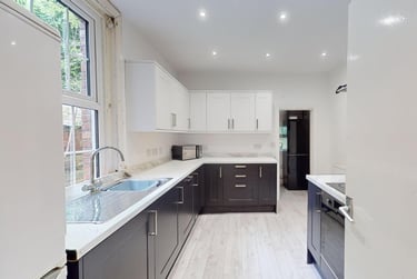 7 bed house, Ravensworth Terrace, Claypath, Durham, DH11QP - Image 2