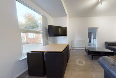 5 bed house, Hastings Street, City Centre, Loughborough, LE115AX - Image 2