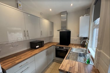 4 bed house, Granville Street, City Centre, Loughborough, LE113BN - Image 1