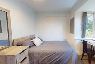 6 bed house, Goods Yard Close, City Centre, Loughborough, LE115EB - Image 3