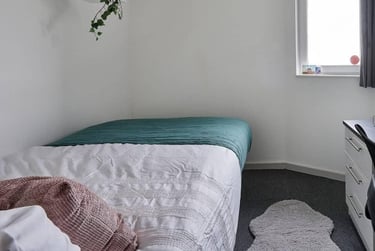 Deluxe Ensuite - Image 2