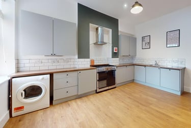 7 bed house, Wilmslow Road, Fallowfield, Manchester, M203NA - Image 1