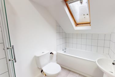 4 bed house, Victoria Road, Fallowfield, Manchester, M146AQ - Image 2