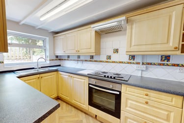 6 bed house, Dorset Street, Twerton, Bath, BA23RA - Image 1