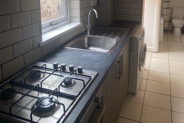 3 bed house, Bulwer Road, Clarendon Park, Leicester, LE23BU - Image 2