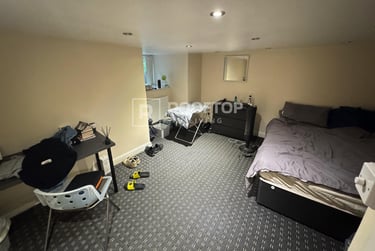 7 bed house, Norwood Terrace, Hyde Park, Leeds, LS61EA - Image 11