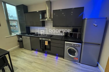 1 bed house, Victoria Road, Hyde Park, Leeds, LS61DU - Image 10