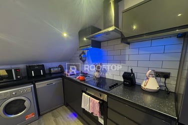 1 bed house, Victoria Road, Hyde Park, Leeds, LS61DU - Image 3