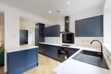 6 bed house, Harrington Drive, Lenton, Nottingham, NG71JQ - Image 1