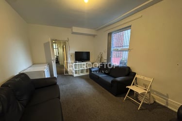 9 bed house, Hanover Square, Woodhouse, Leeds, LS31BQ - Image 3