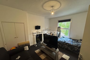 6 bed house, Victoria Road, Hyde Park, Leeds, LS61DR - Image 5