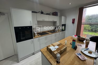 9 bed house, Belle Vue Road, Hyde Park, Leeds, LS31HG - Image 3