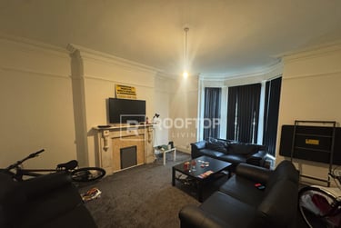 9 bed house, Belle Vue Road, Hyde Park, Leeds, LS31HG - Image 4