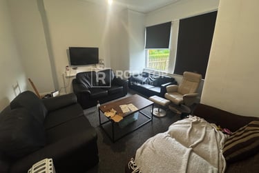 9 bed house, Belle Vue Road, Hyde Park, Leeds, LS31HG - Image 5
