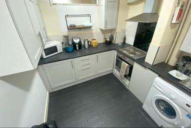6 bed house, Regent Park Avenue, Rampart Road, Leeds, LS62AU - Image 4
