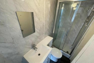 6 bed house, Regent Park Terrace, Rampart Road, Leeds, LS62AX - Image 3