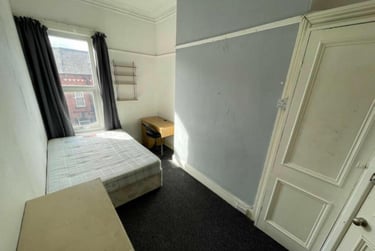 6 bed house, Regent Park Terrace, Rampart Road, Leeds, LS62AX - Image 5