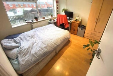 4 bed house, Hyde Park Close, Hyde Park, Leeds, LS61SF - Image 2
