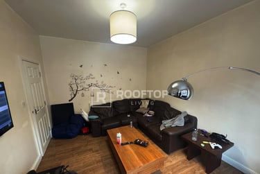 7 bed house, Chestnut Avenue, Hyde Park, Leeds, LS61BA - Image 4