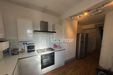 6 bed house, Ebberston Terrace, Hyde Park, Leeds, LS61AU - Image 3