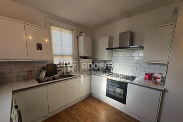 6 bed house, Ebberston Terrace, Hyde Park, Leeds, LS61AU - Image 2