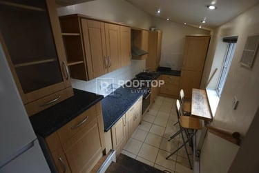 6 bed house, Norwood Road, Hyde Park, Leeds, LS61DZ - Image 2