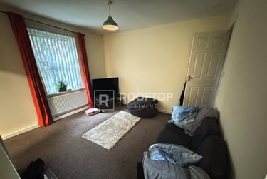 2 bed house, Moorland Avenue, Hyde Park, Leeds, LS61AP - Image 3