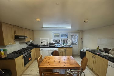 8 bed house, Cardigan Road, Headingley, Leeds, LS63AE - Image 2