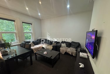 7 bed house, Cardigan Road, Burley, Leeds, LS61EB - Image 1