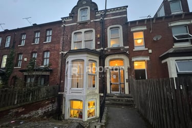 9 bed house, Belle Vue Road, Hyde Park, Leeds, LS31HG - Image 2