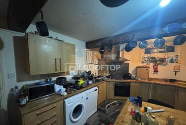 10 bed house, Regent Park Avenue, Rampart Road, Leeds, LS62AU - Image 10