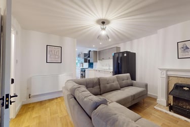 5 bed house, High Street, Twerton, Bath, BA21DB - Image 1