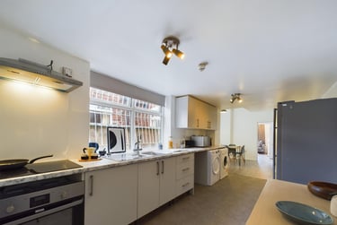 7 bed house, Kippax Street, Rusholme, Manchester, M144FX - Image 14