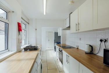 6 bed house, Carholme Road, West End, Lincoln, LN11ST - Image 3