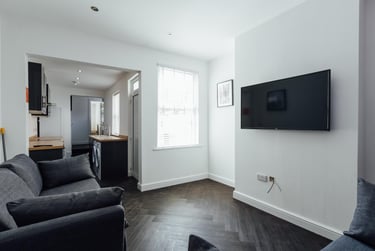 5 bed house, Station Street, City Centre, Loughborough, LE115ED - Image 2