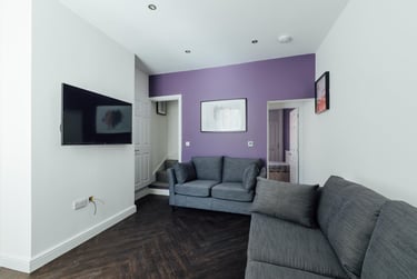 5 bed house, Station Street, City Centre, Loughborough, LE115ED - Image 1