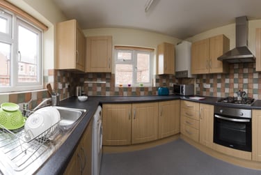 6 bed house, Radmoor Road, City Centre, Loughborough, LE113BS - Image 1