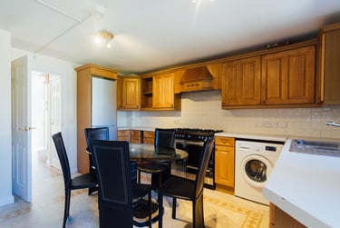 6 bed house, Kingfisher Way, City Centre, Loughborough, LE113NF - Image 3